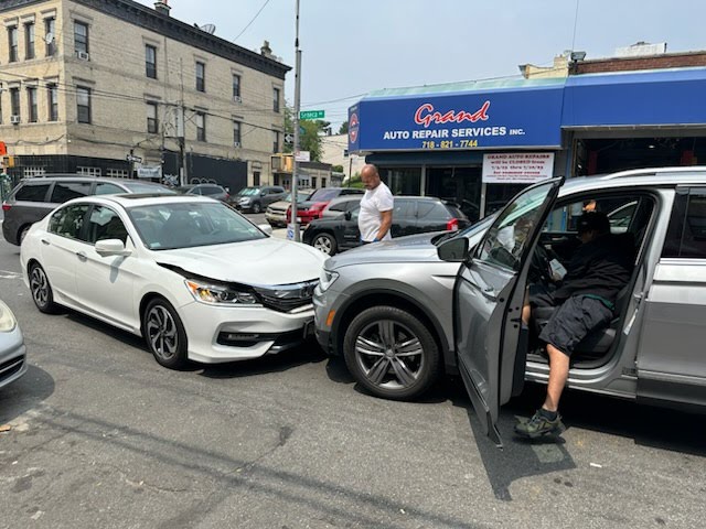 2 vehicles in a head on collision